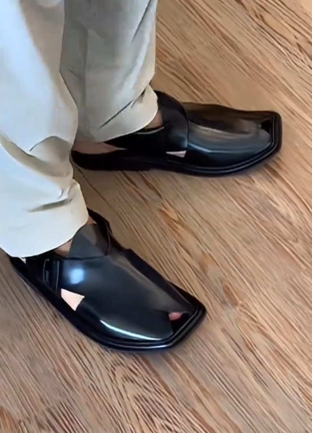 Premium Handmade Charsadda Chappal